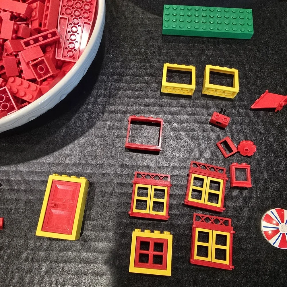 Vintage Red Yellow‎ 1980s Lego Classic Case Full Of Classic Bricks Color